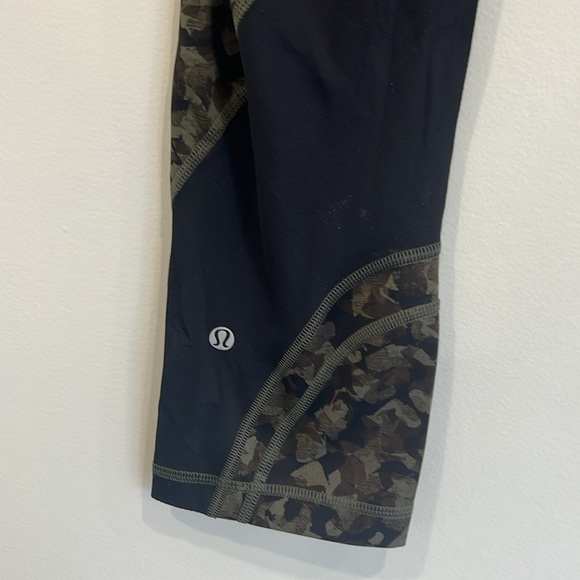 Cropped lululemon leggings. - Picture 5 of 6